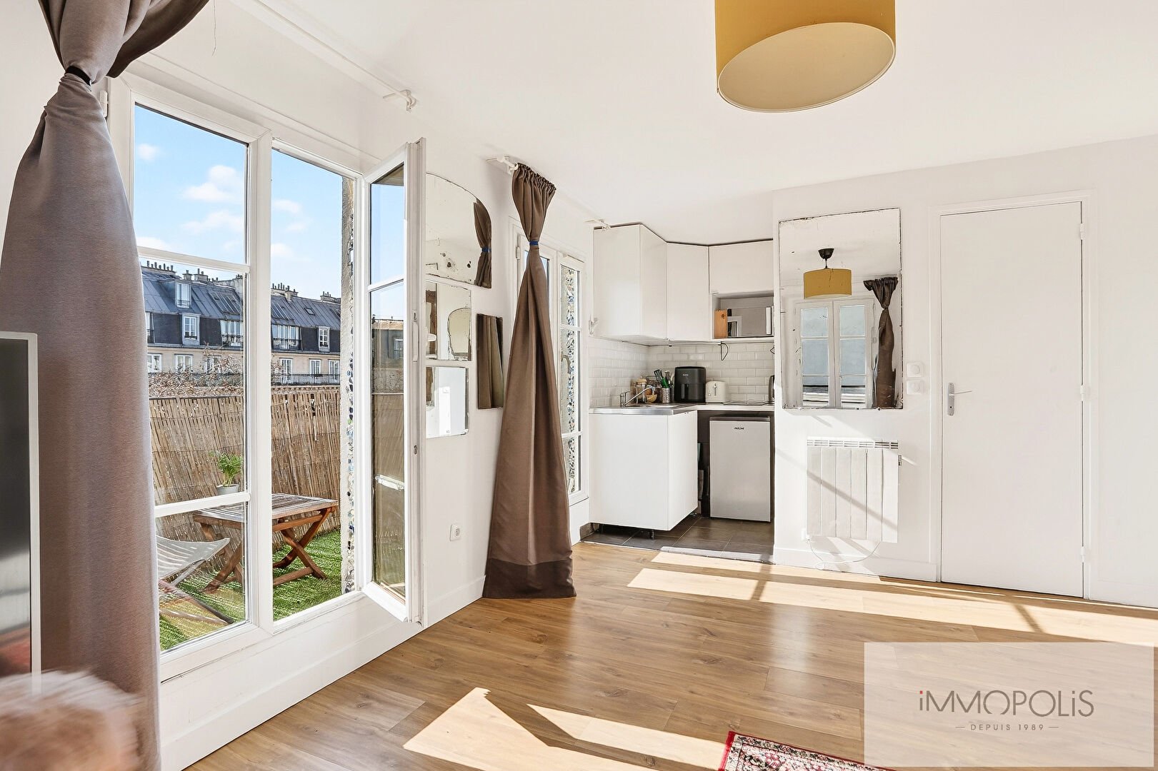 Studio 20 m² environ avec une terrasse de 6,8 m² : Vues dégagées ! 4 Studio 20 m² environ avec une terrasse de 6,8 m² : Vues dégagées ! 4