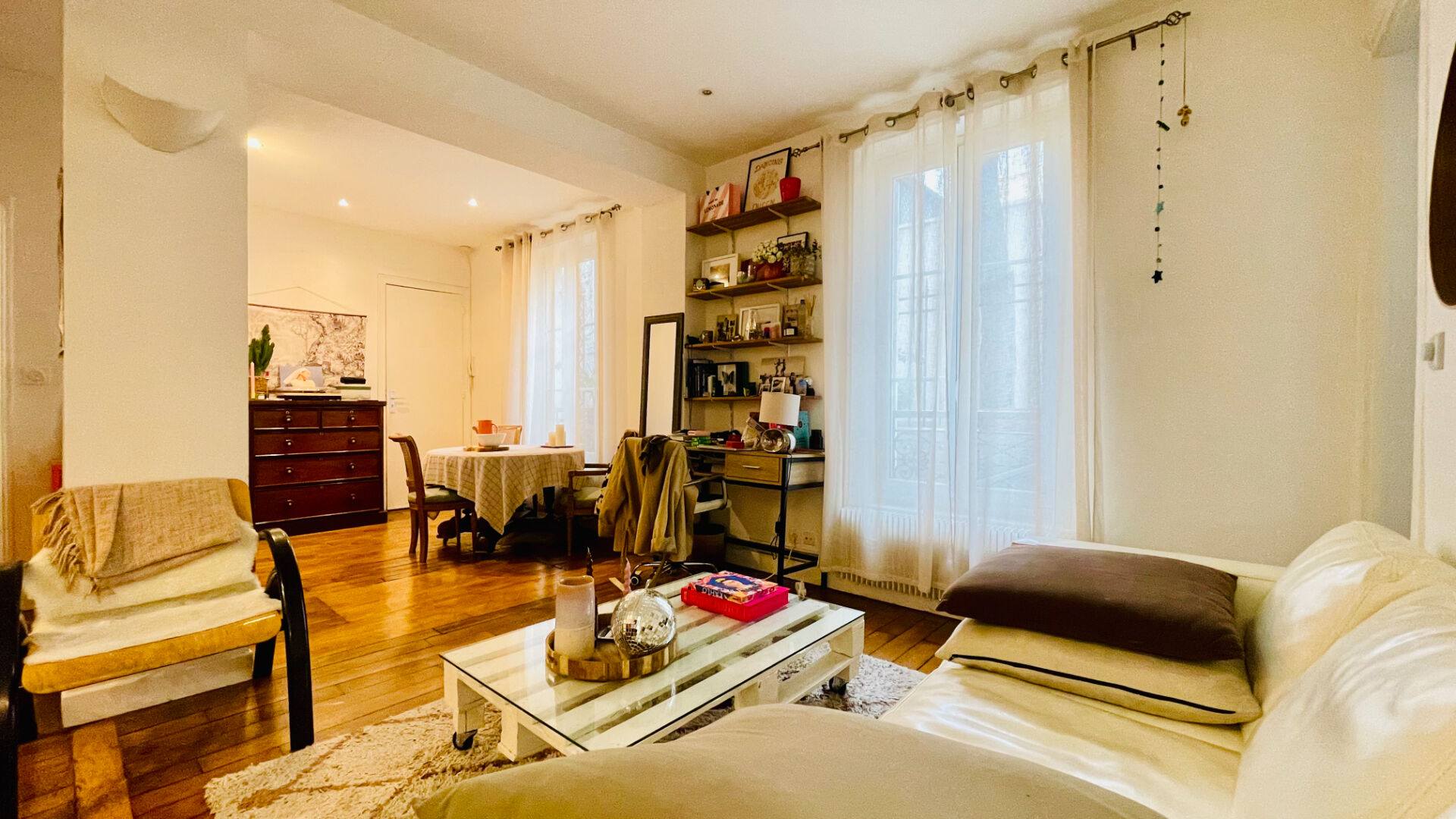 Paris 9th, So-Pi, rue Pierre Fontaine: pleasant 3-room apartment of 56.04 m2 Carrez in a beautiful old building 3 Paris 9th, So-Pi, rue Pierre Fontaine: pleasant 3-room apartment of 56.04 m2 Carrez in a beautiful old building 3