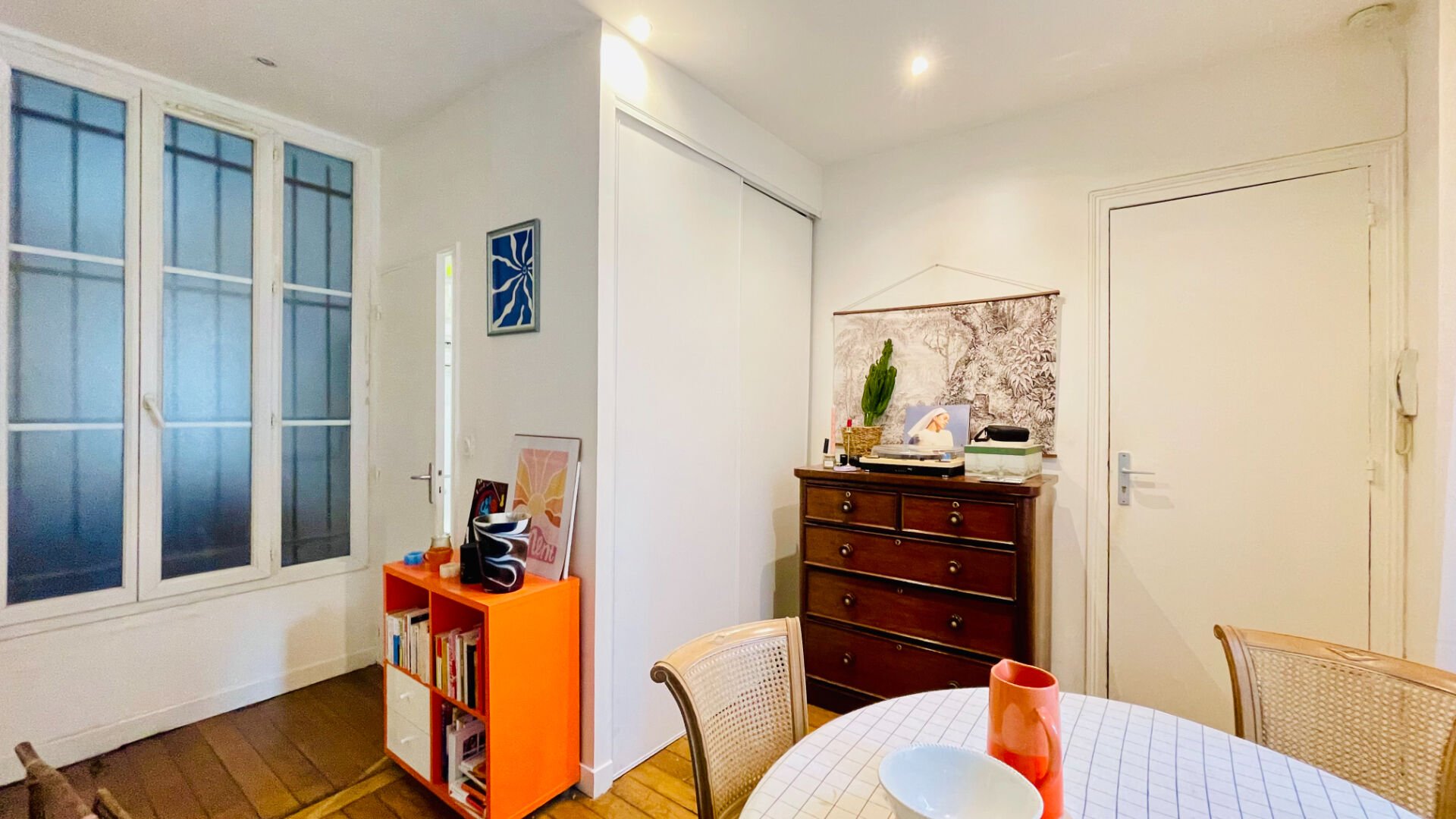Paris 9th, So-Pi, rue Pierre Fontaine: pleasant 3-room apartment of 56.04 m2 Carrez in a beautiful old building 5 Paris 9th, So-Pi, rue Pierre Fontaine: pleasant 3-room apartment of 56.04 m2 Carrez in a beautiful old building 5