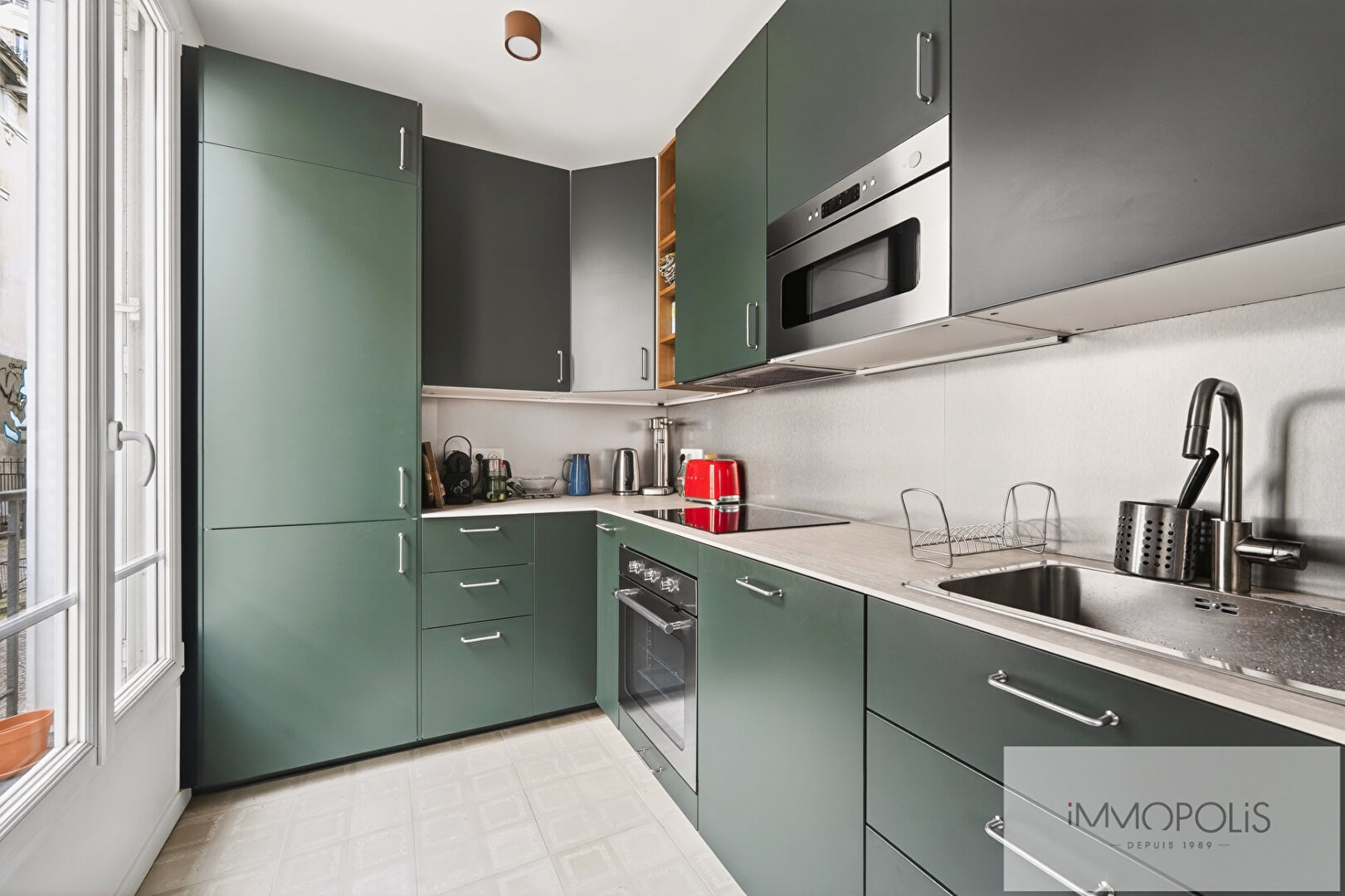 Montmartre – 3 room renovated apartment, potential 2 bedrooms, near Sacré-Coeur 10