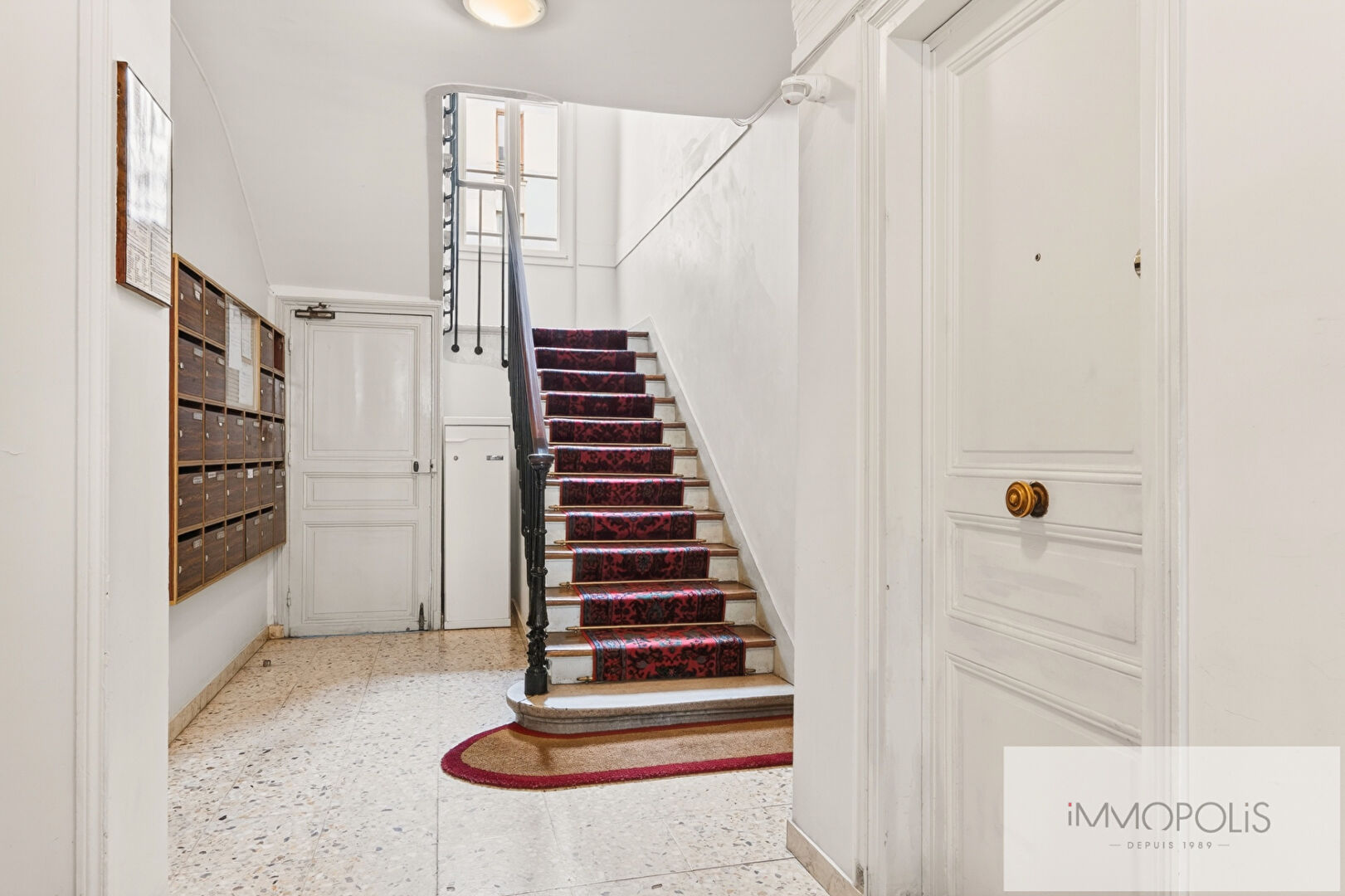 Montmartre – 3 room renovated apartment, potential 2 bedrooms, near Sacré-Coeur 13