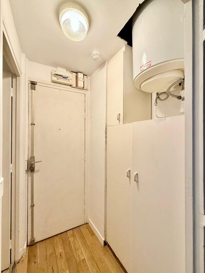 Studio de 15,67 m2, rue Durantin quartier des Abbesses en plein Montmartre 7 Studio de 15,67 m2, rue Durantin quartier des Abbesses en plein Montmartre 7