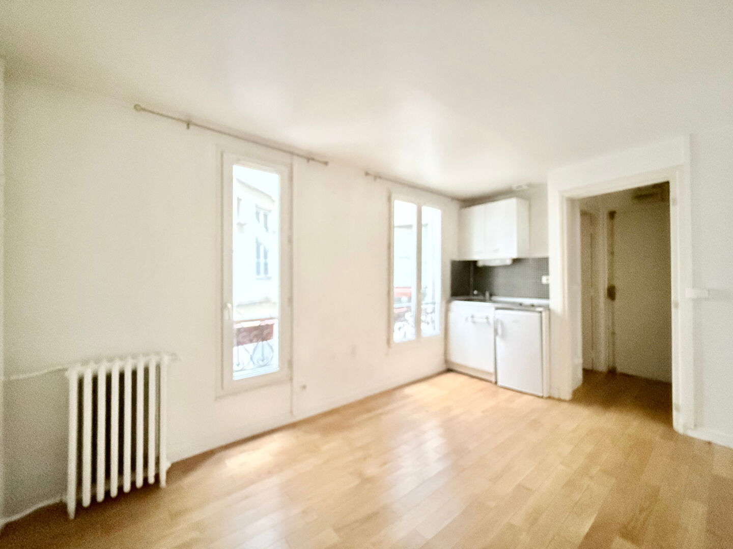 Studio of 15.67 m2, rue Durantin district of Abbesses in the heart of Montmartre 5 Studio of 15.67 m2, rue Durantin district of Abbesses in the heart of Montmartre 5