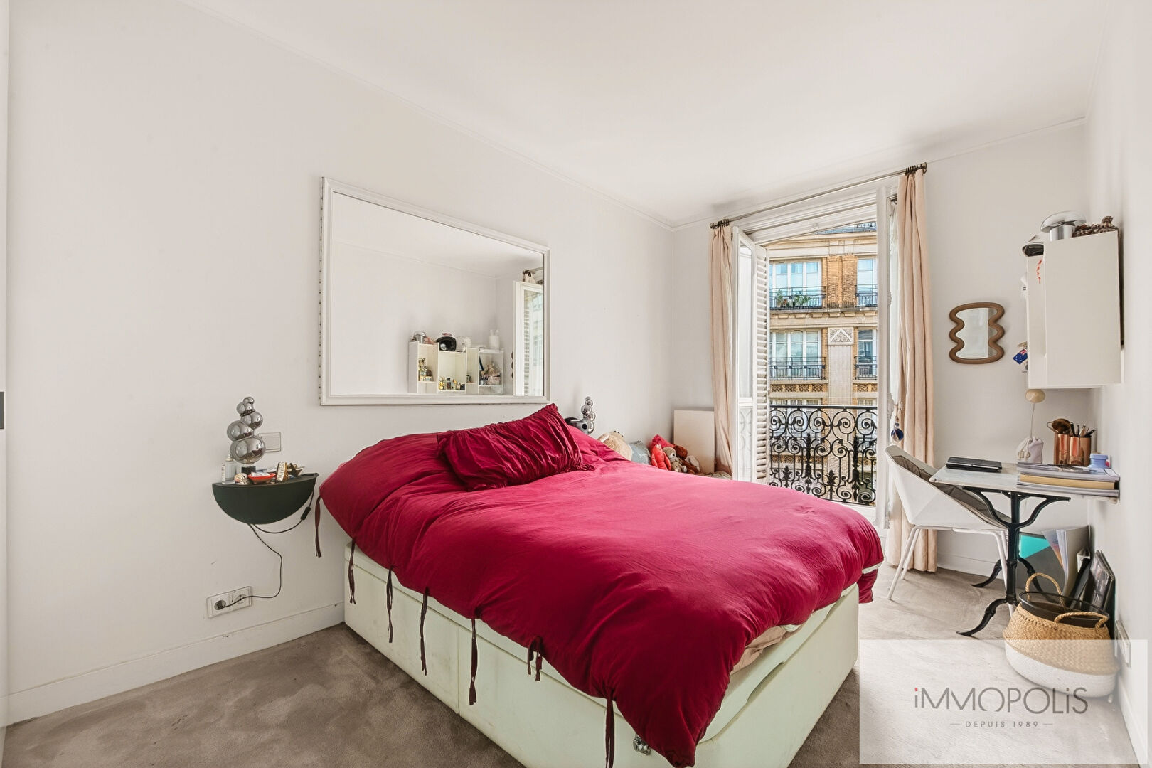 Haussmannian apartment with balcony and potential 3 bedrooms 7 Haussmannian apartment with balcony and potential 3 bedrooms 7