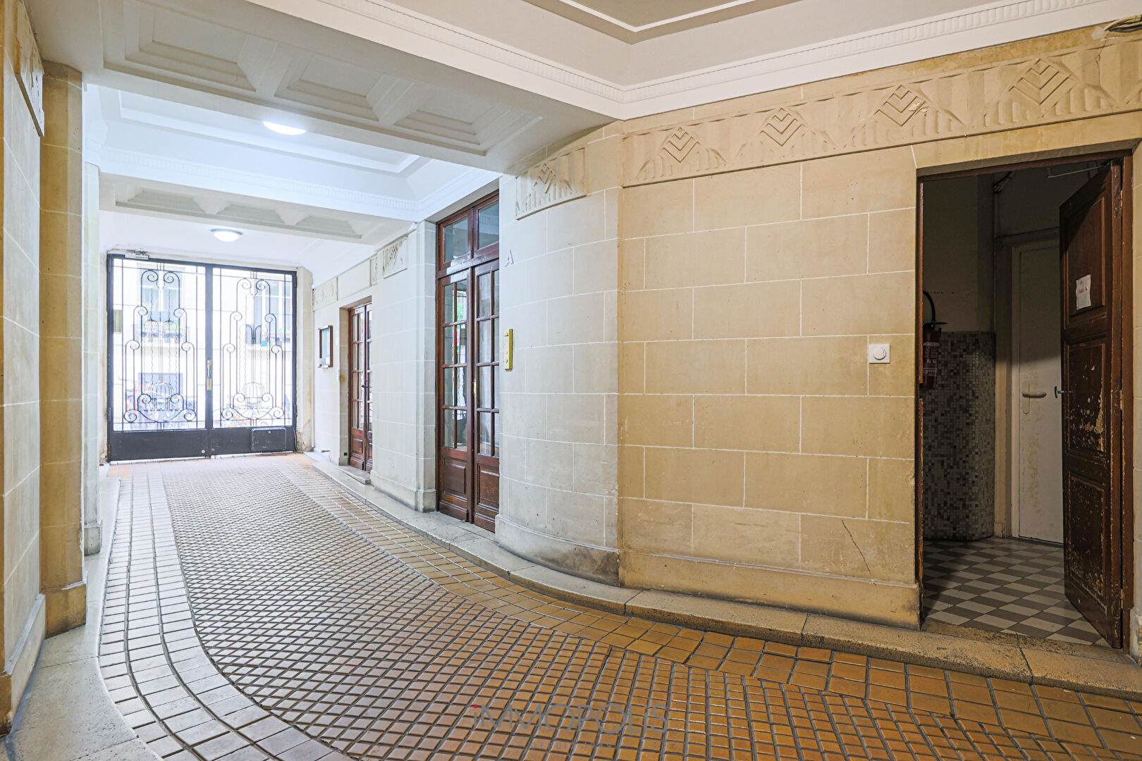 Studio Haut Lamarck / Caulaincourt high floor elevator! 9