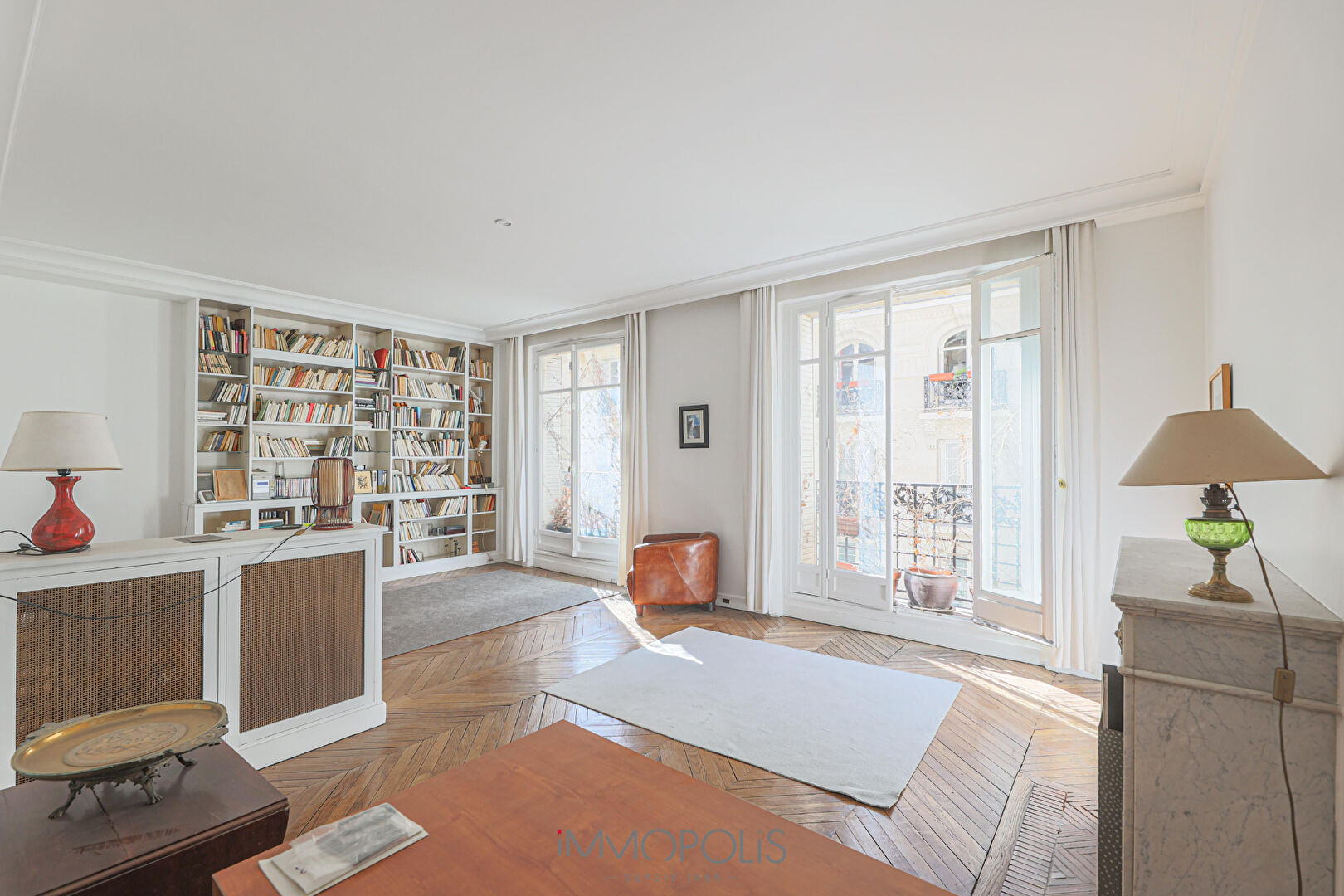 Very beautiful classic 3 Room Lapeyrere Elevator! 1