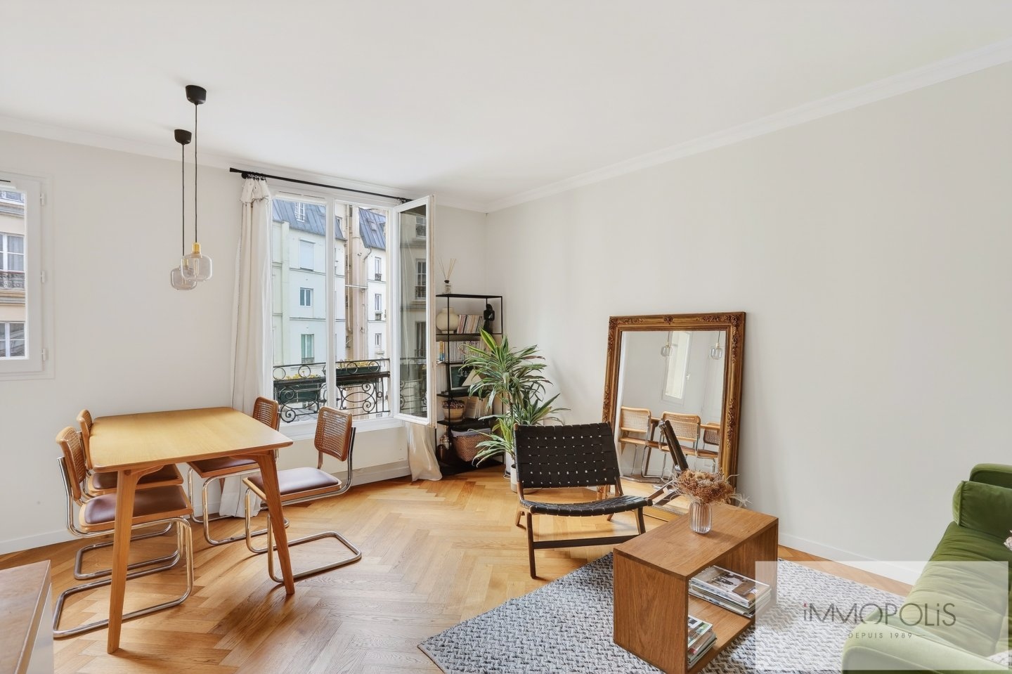 Favorite guaranteed: magnificent 2-room apartment completely renovated with elevator 1