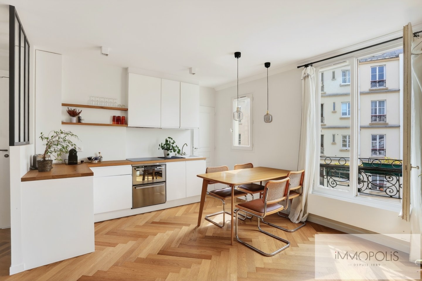 Favorite guaranteed: magnificent 2-room apartment completely renovated with elevator 2 Favorite guaranteed: magnificent 2-room apartment completely renovated with elevator 2