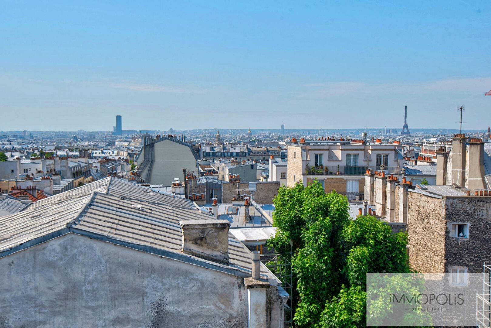 Top floor – Eiffel Tower and Sacré-Coeur view – High potential 1 Top floor – Eiffel Tower and Sacré-Coeur view – High potential 1
