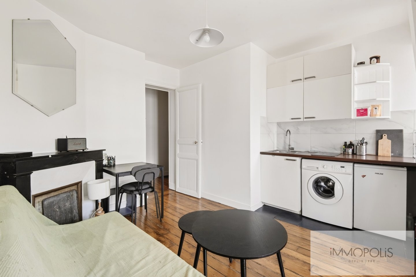 Charming renovated 2 room apartment. 3