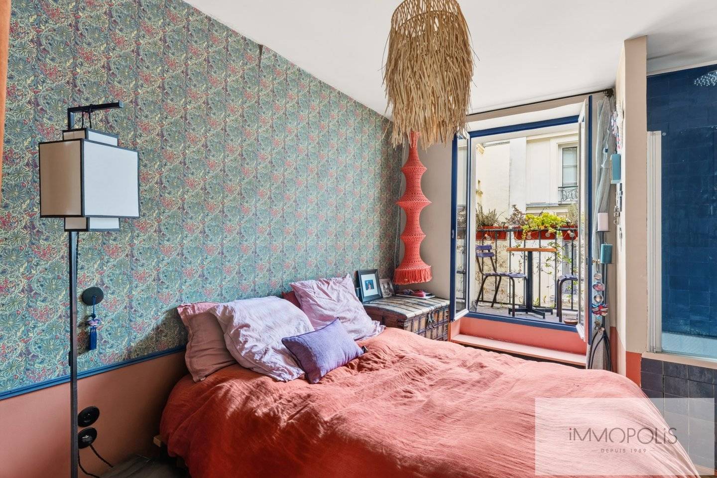 3 pièces entièrement rénové avec balcon. Abbesses. 11