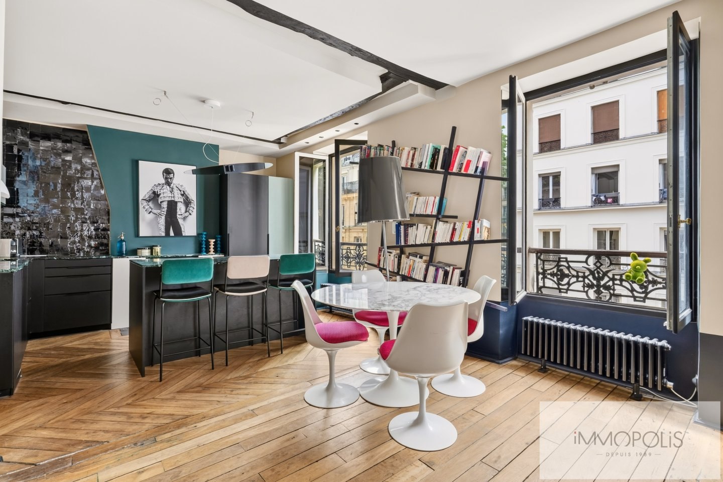 3 pièces entièrement rénové avec balcon. Abbesses. 2