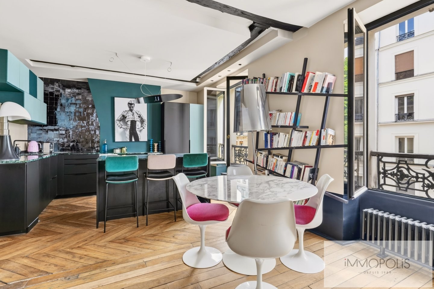 3 pièces entièrement rénové avec balcon. Abbesses. 3