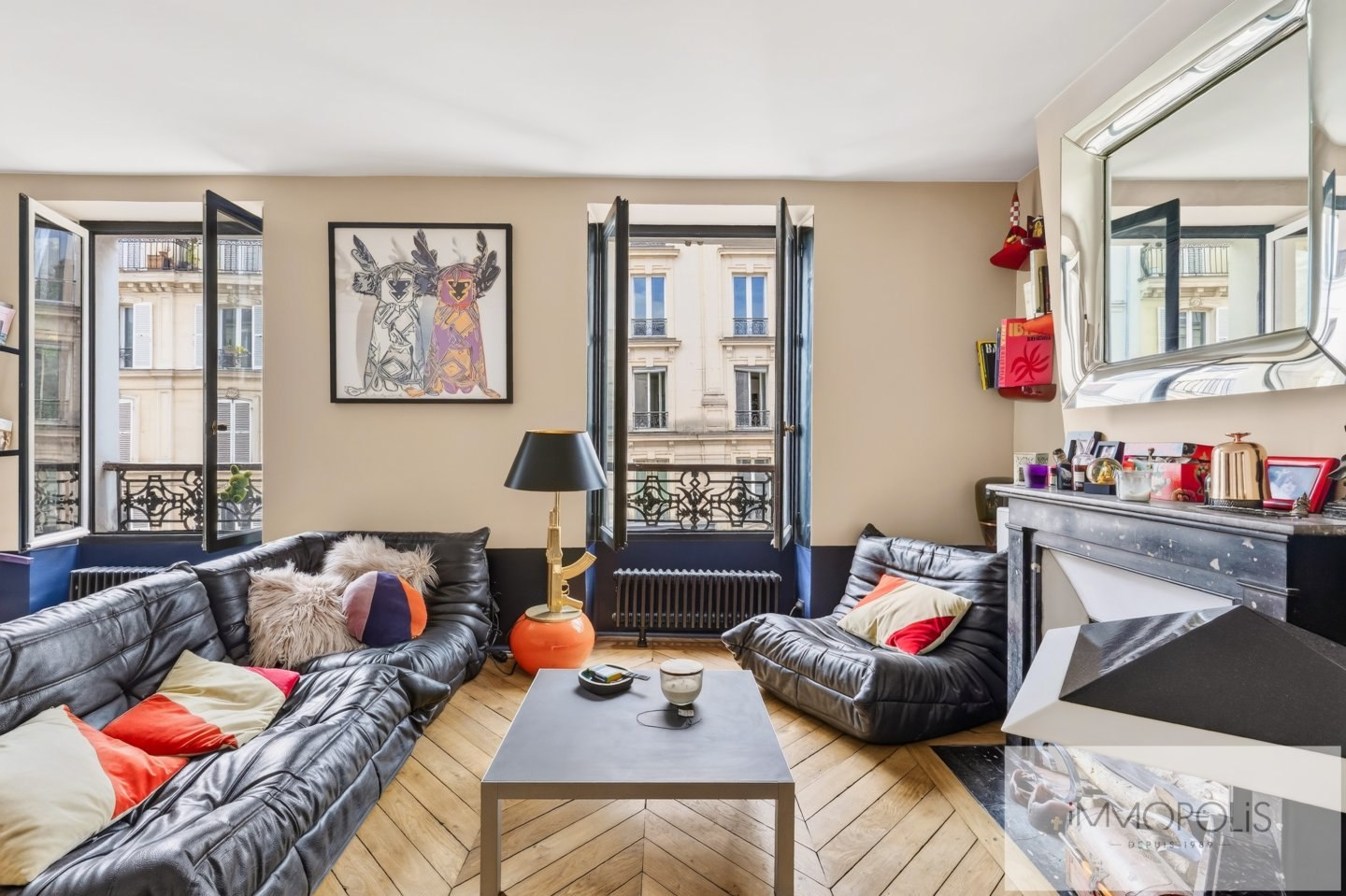 3 pièces entièrement rénové avec balcon. Abbesses. 6