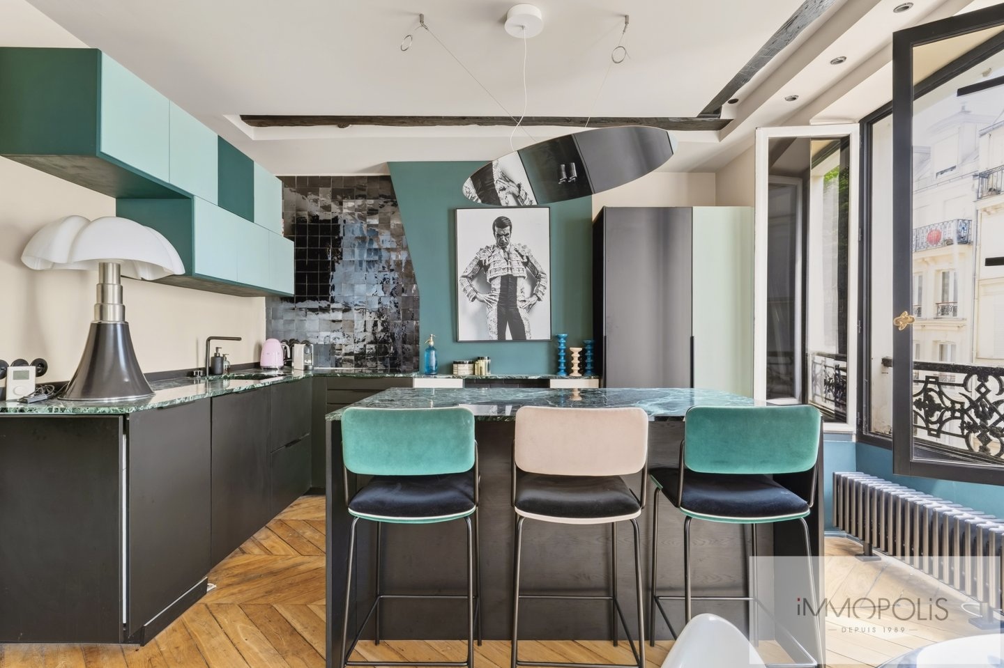 3 pièces entièrement rénové avec balcon. Abbesses. 7