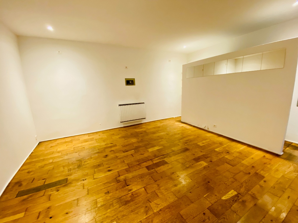 Appartement PARIS 18 – 1 pièce(s) – 21 m2 1
