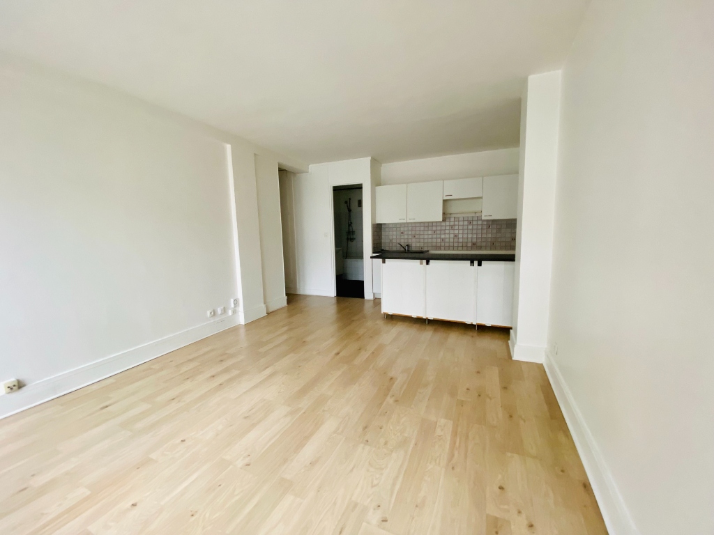 Appartement PARIS 18 – 1 pièce(s) – 30 m2 3