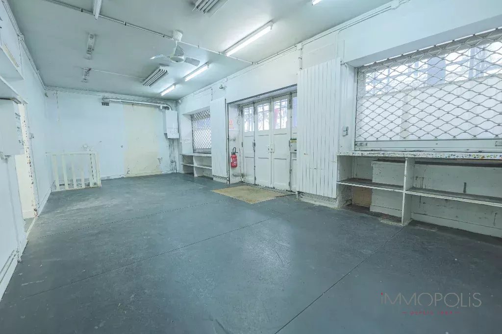 Local commercial Paris 215.08 m2 2 Local commercial Paris 215.08 m2 2