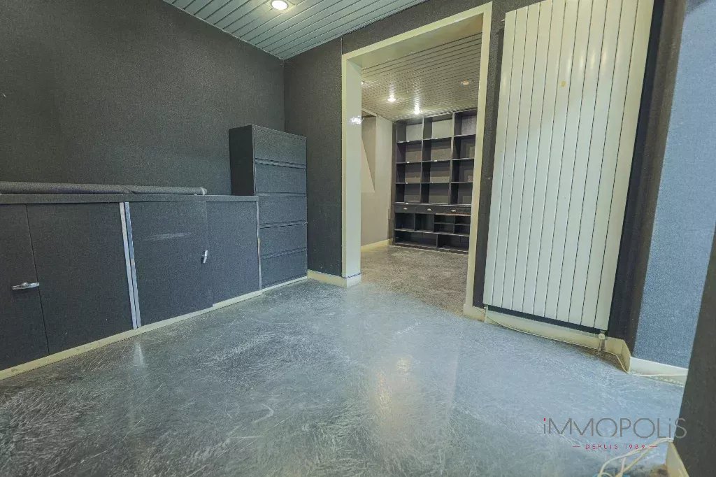 Local commercial Paris 215.08 m2 4 Local commercial Paris 215.08 m2 4