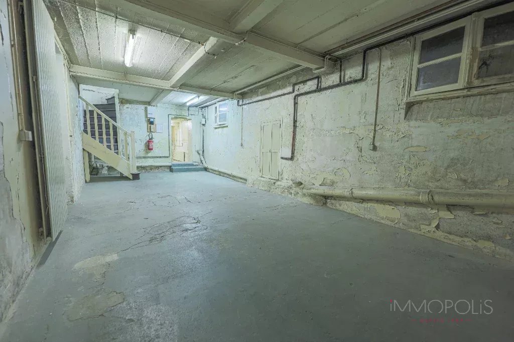 Local commercial Paris 215.08 m2 8 Local commercial Paris 215.08 m2 8