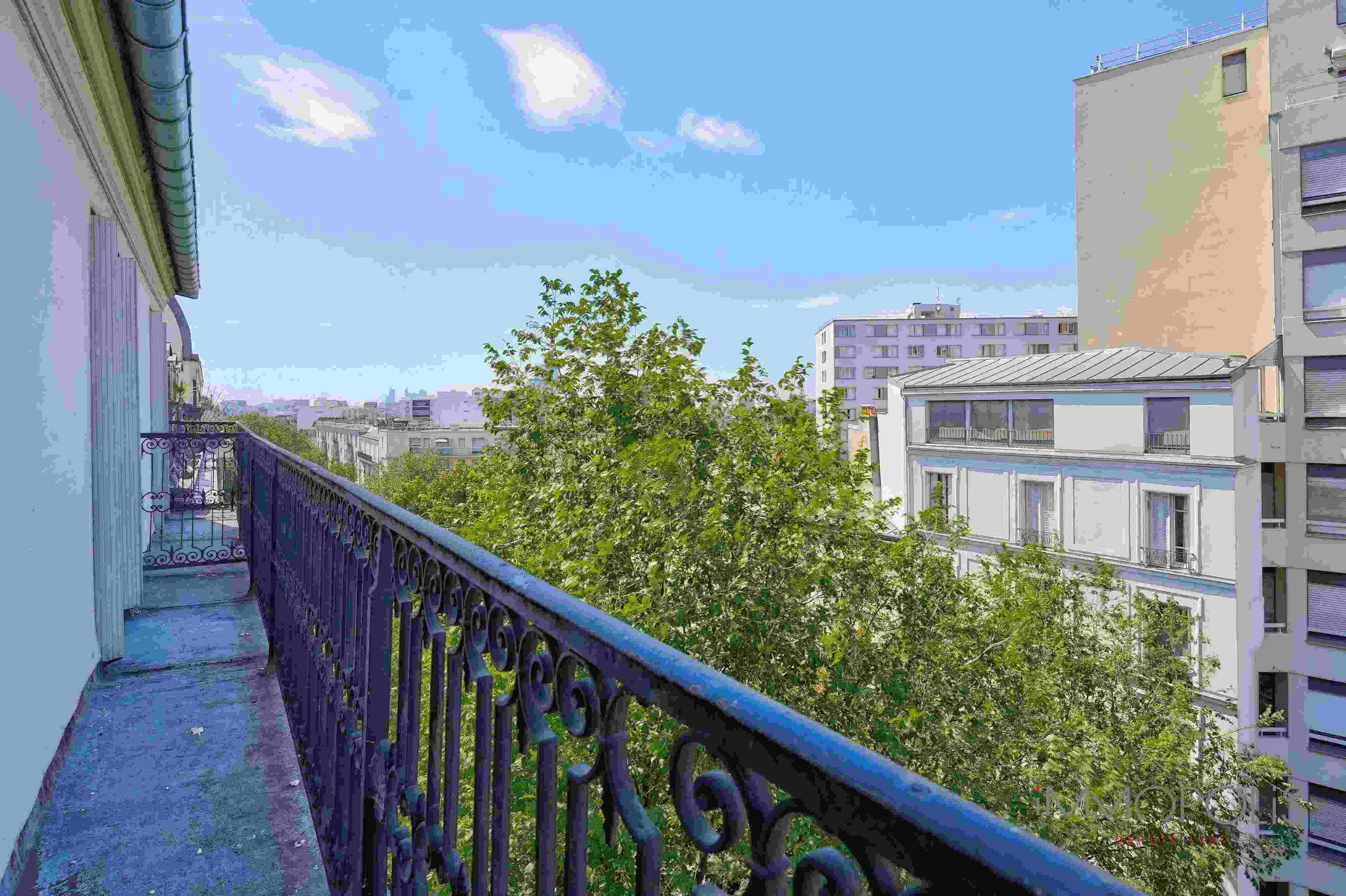 Quatre pièces dernier étage balcon filant ! 14 Quatre pièces dernier étage balcon filant ! 14
