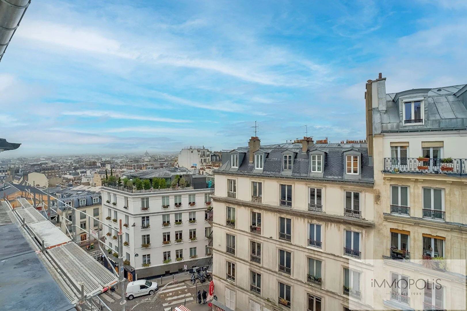 Dernier étage avec ascenseur, vue dégagée et charme de l’ancien : Abbesses, Montmartre 1 Dernier étage avec ascenseur, vue dégagée et charme de l’ancien : Abbesses, Montmartre 1