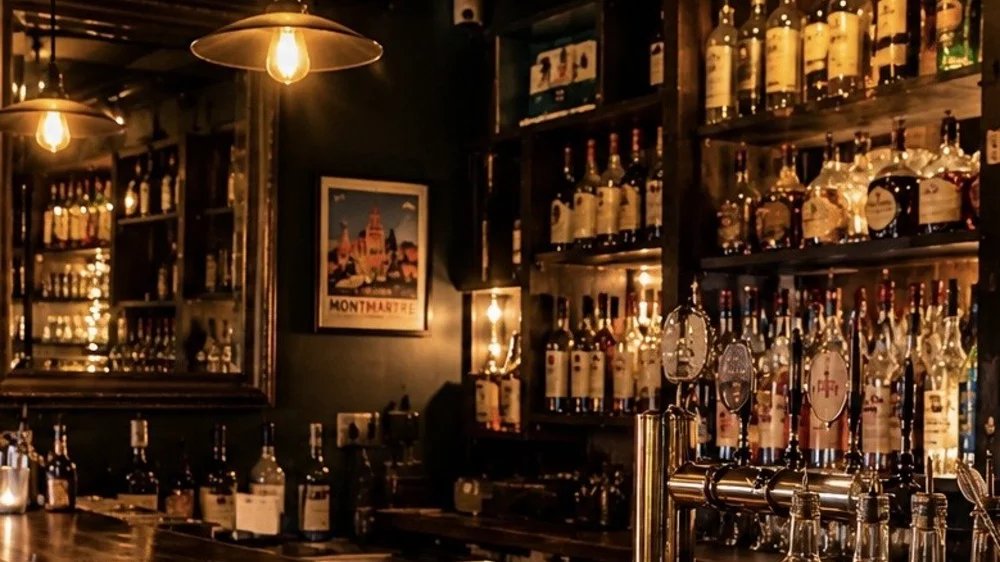A céder-Bar et epicerie fine au coeur de montmartre! 1 A céder-Bar et epicerie fine au coeur de montmartre! 1