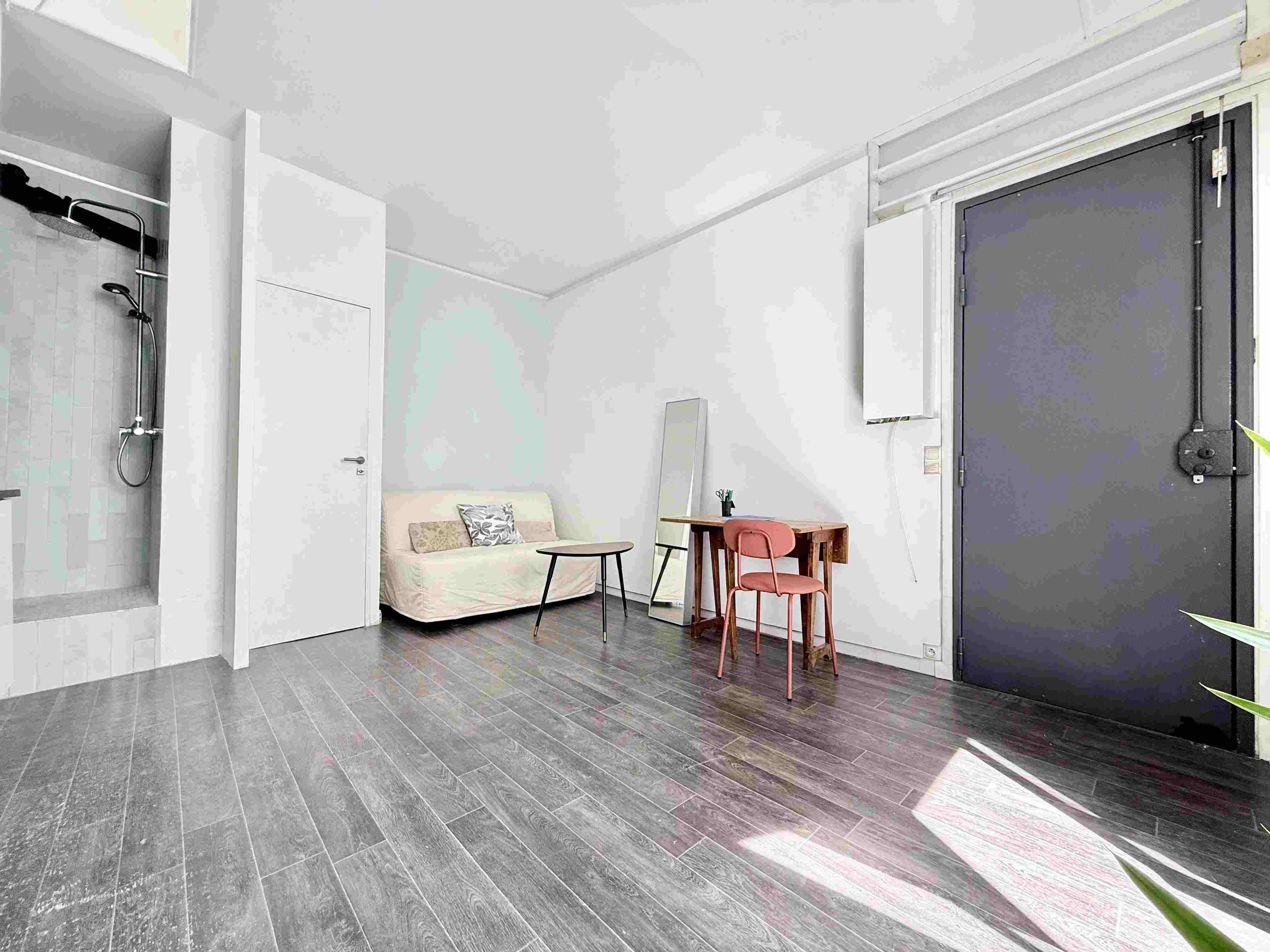 Montmartre – Studio esprit « petite maison » 4 Montmartre – Studio esprit « petite maison » 4