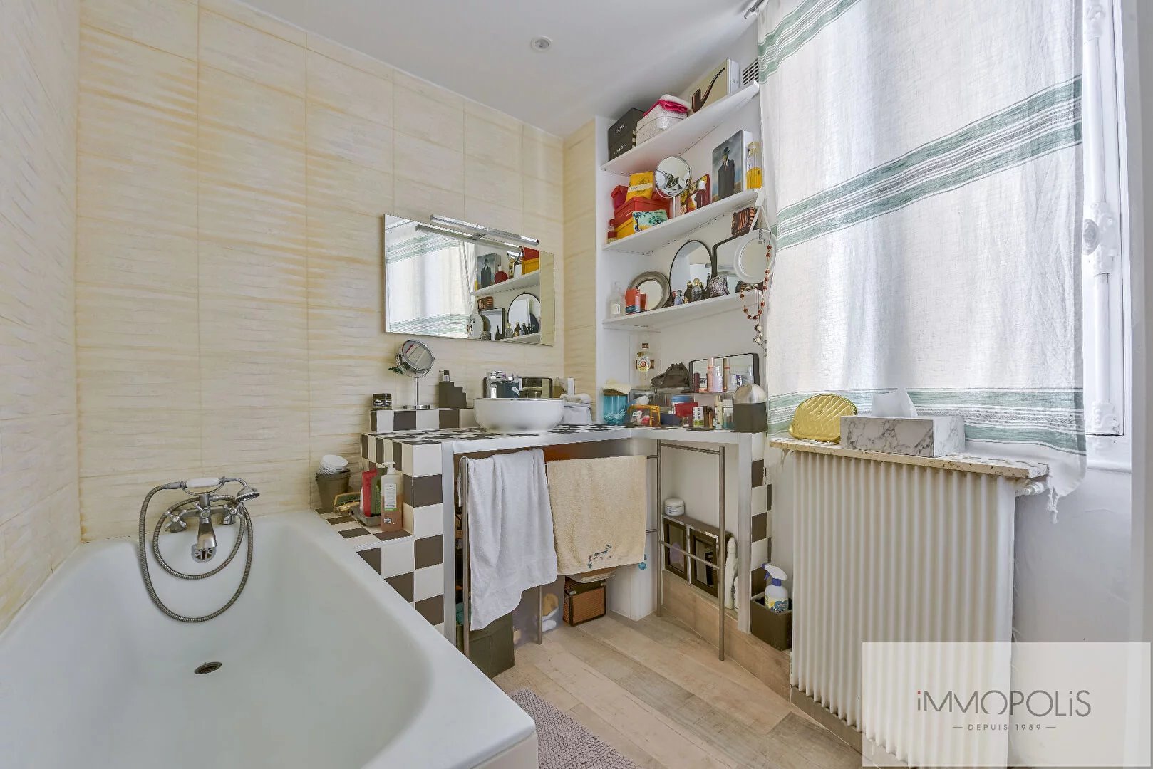 Démembrement de propriété temporaire de 10 ans : Montmartre – Rue de Tourlaque – Vue dégagée sur la Cité des Fusains ! 14 Démembrement de propriété temporaire de 10 ans : Montmartre – Rue de Tourlaque – Vue dégagée sur la Cité des Fusains ! 14