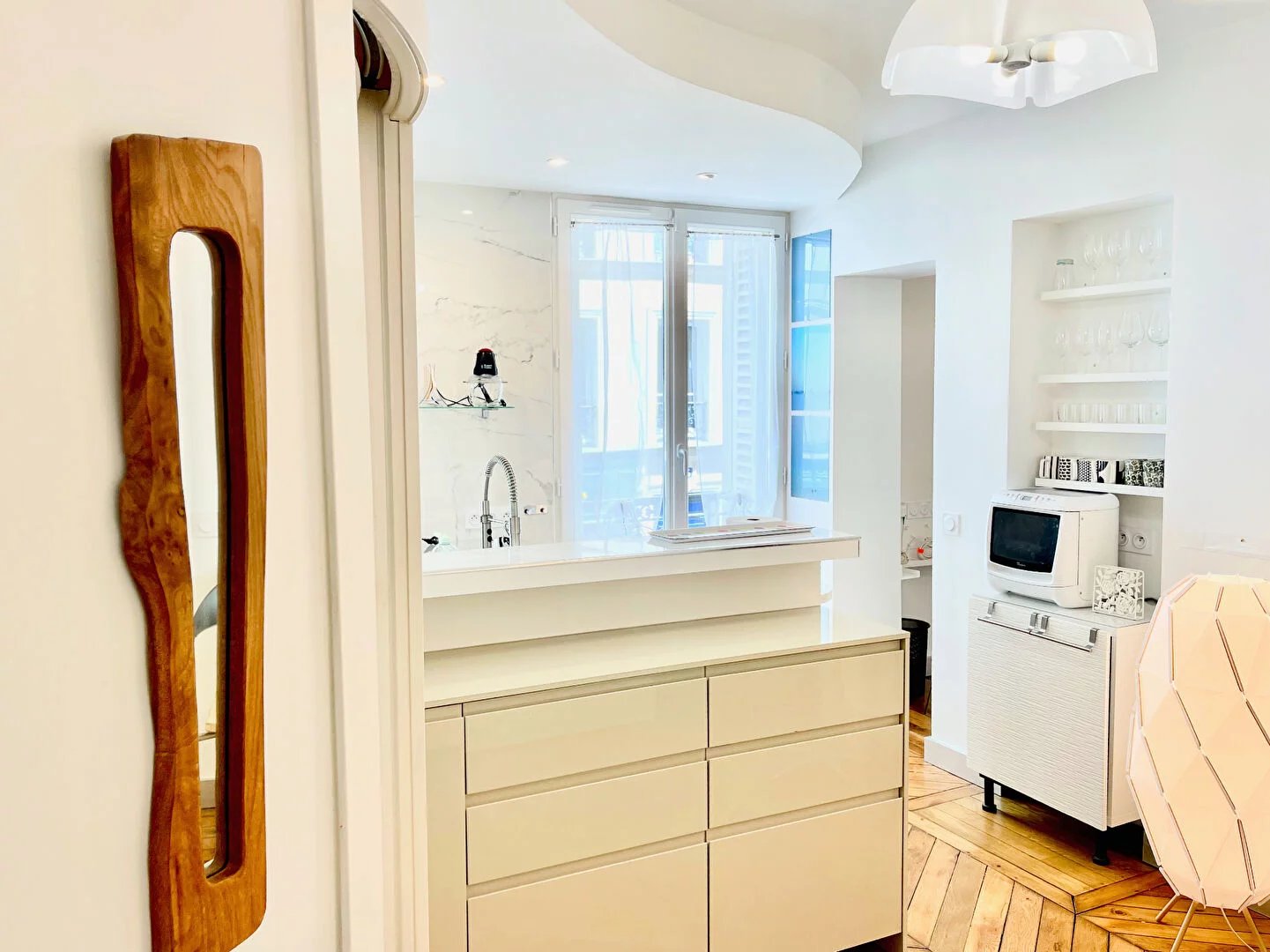 Quartier des Abbesses, appartement de charme prêt à emménager ! 9 Quartier des Abbesses, appartement de charme prêt à emménager ! 9