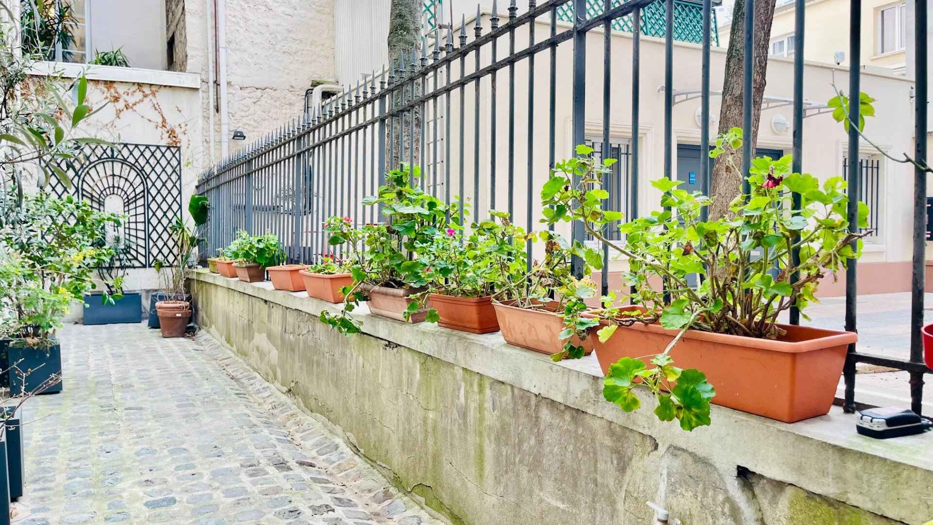Paris 9e, So-Pi , rue Pierre Fontaine : agréable 3 pièces de 56,04 m2 Carrez dans un bel immeuble ancien 12 Paris 9e, So-Pi , rue Pierre Fontaine : agréable 3 pièces de 56,04 m2 Carrez dans un bel immeuble ancien 12