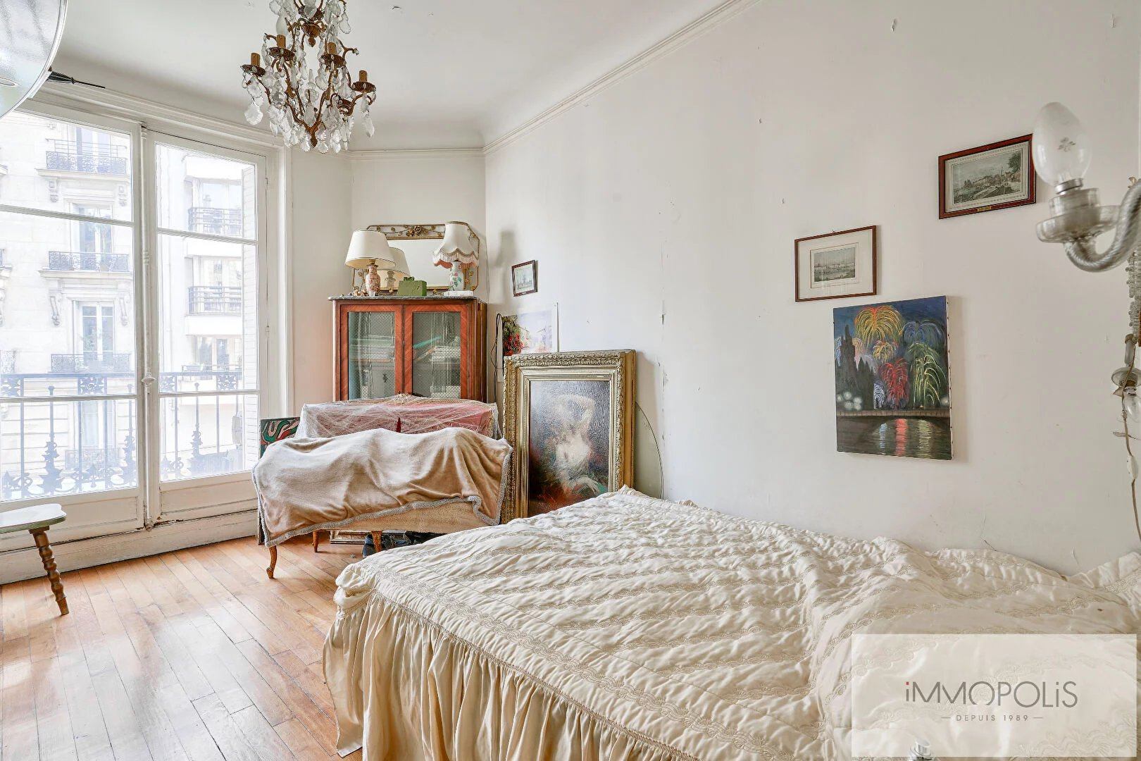 Opportunité rare : vente en nue – propriété d’un charmant appartement à moderniser, quartier Lamarck-Caulaincourt 9 Opportunité rare : vente en nue – propriété d’un charmant appartement à moderniser, quartier Lamarck-Caulaincourt 9