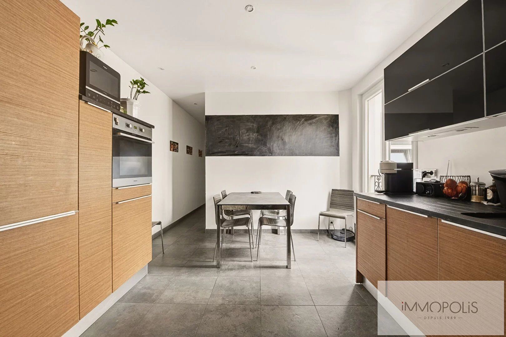 Appartement haussmannien avec balcon et potentiel 3 chambres 14 Appartement haussmannien avec balcon et potentiel 3 chambres 14