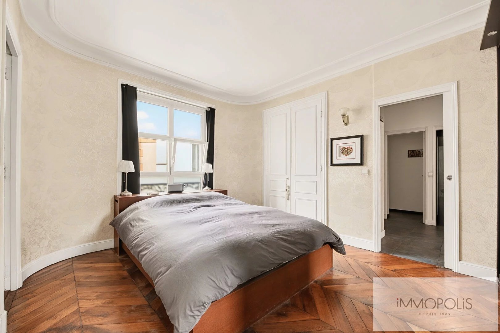 Appartement haussmannien avec balcon et potentiel 3 chambres 9 Appartement haussmannien avec balcon et potentiel 3 chambres 9