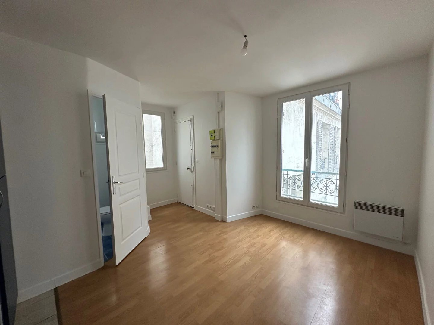Deux pièces RUE RAMEY 8