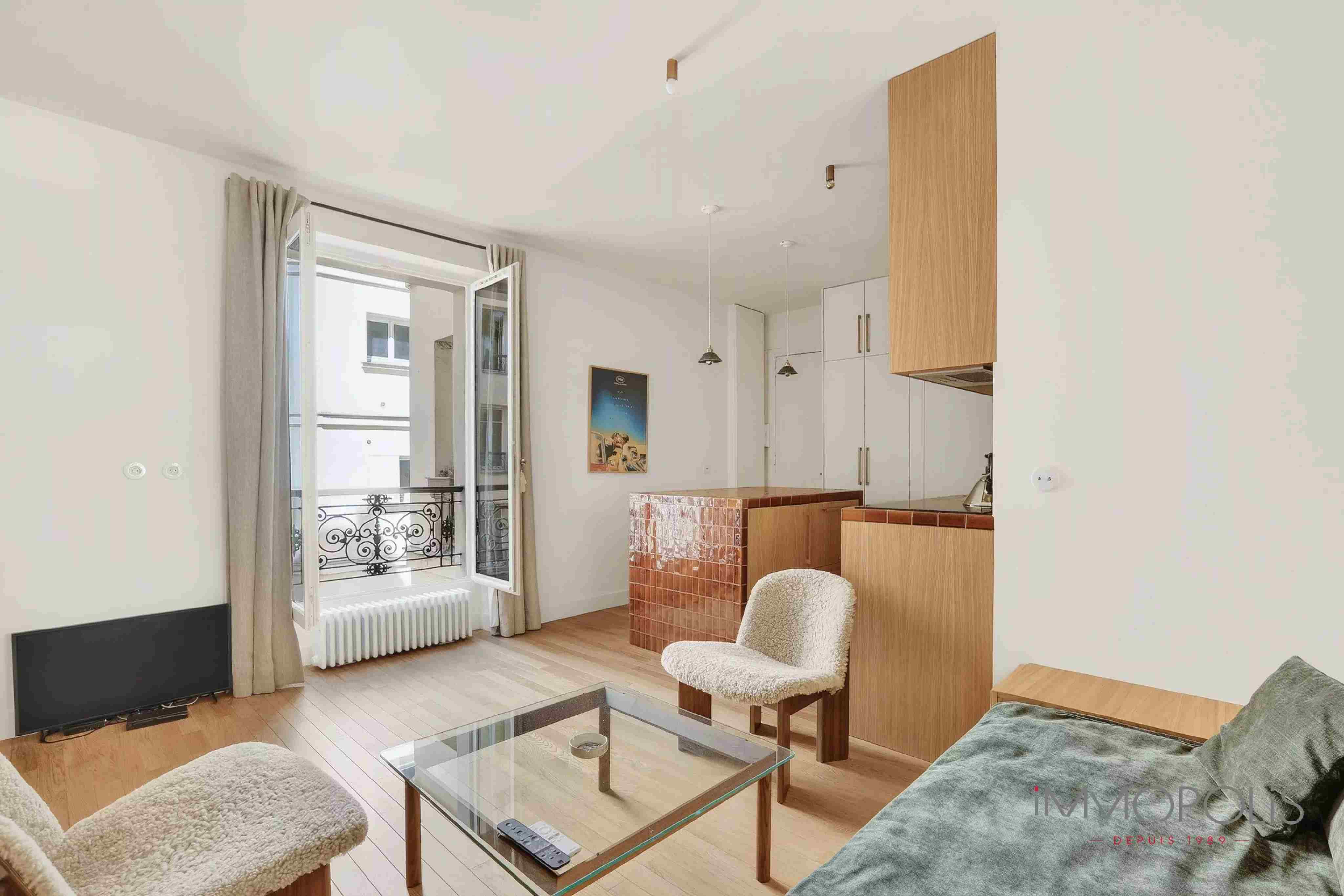 2 room apartment 35 m² Paris 18th 5