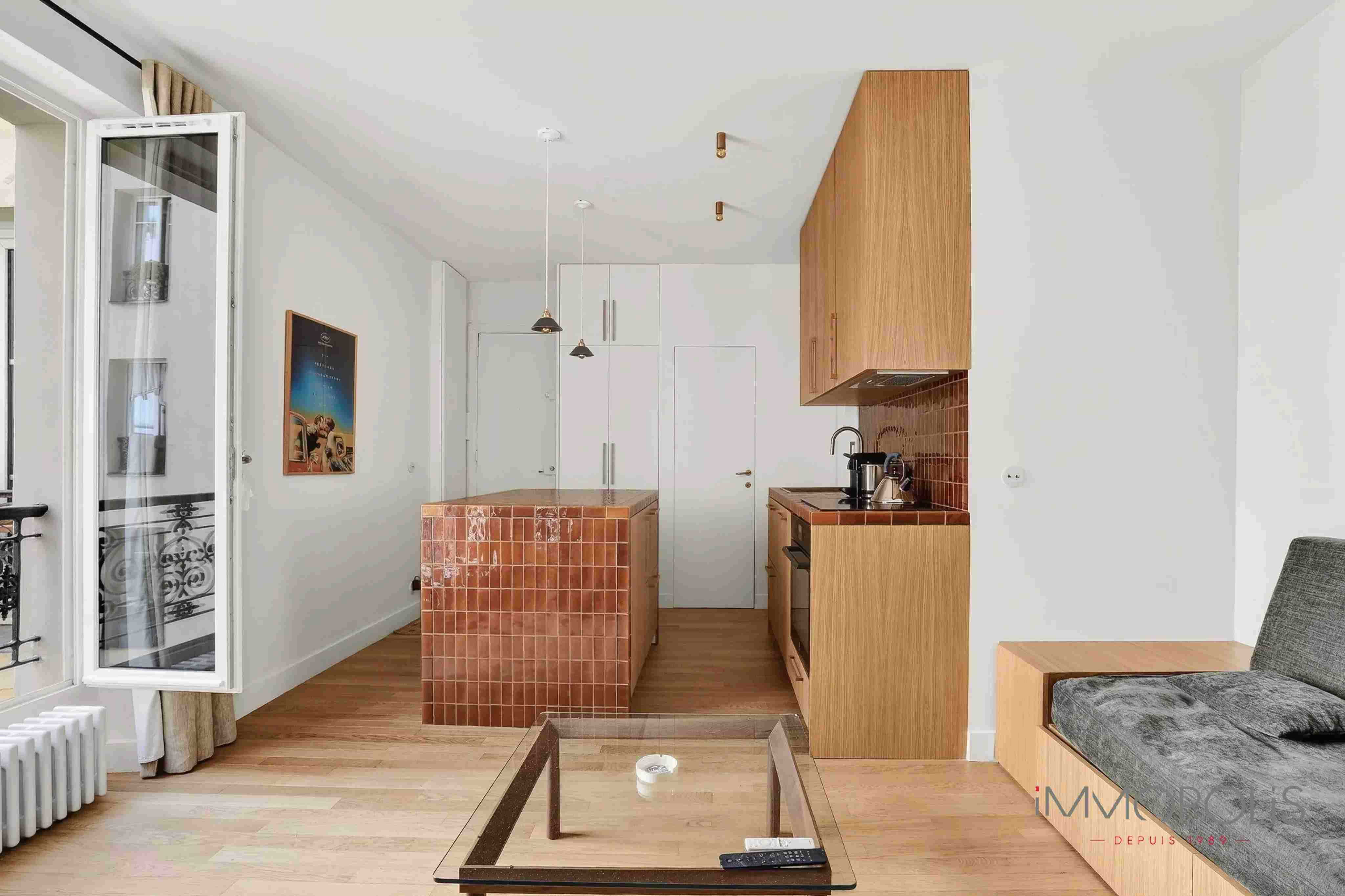 2 room apartment 35 m² Paris 18th 6