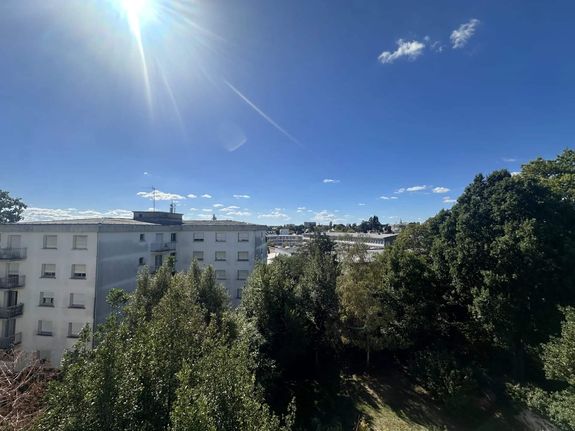 SAINT-FÉLIX – LARGE STUDIO 32 M² ON THE TOP FLOOR 1