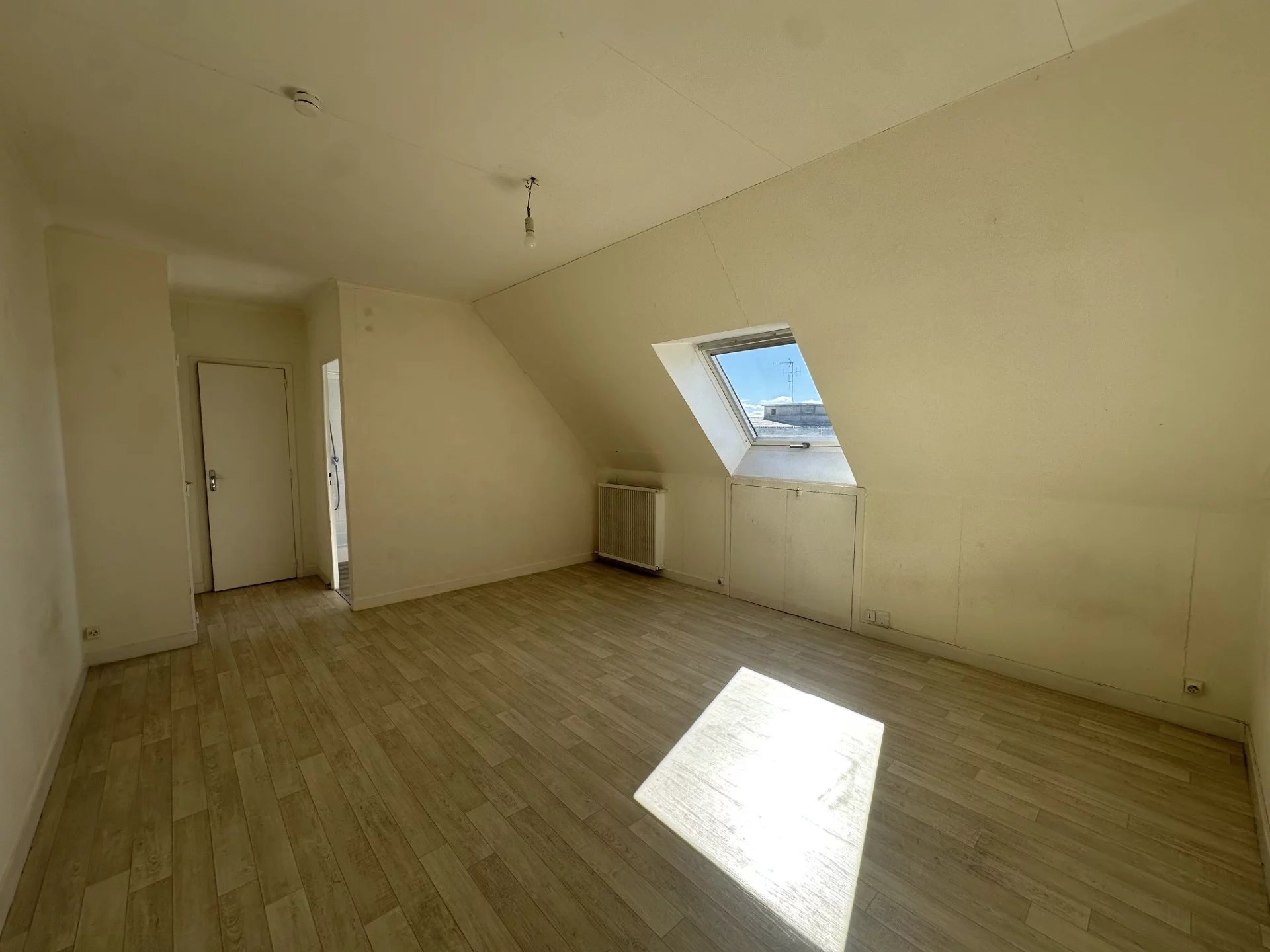 SAINT-FÉLIX – LARGE STUDIO 32 M² ON THE TOP FLOOR 2 SAINT-FÉLIX – LARGE STUDIO 32 M² ON THE TOP FLOOR 2