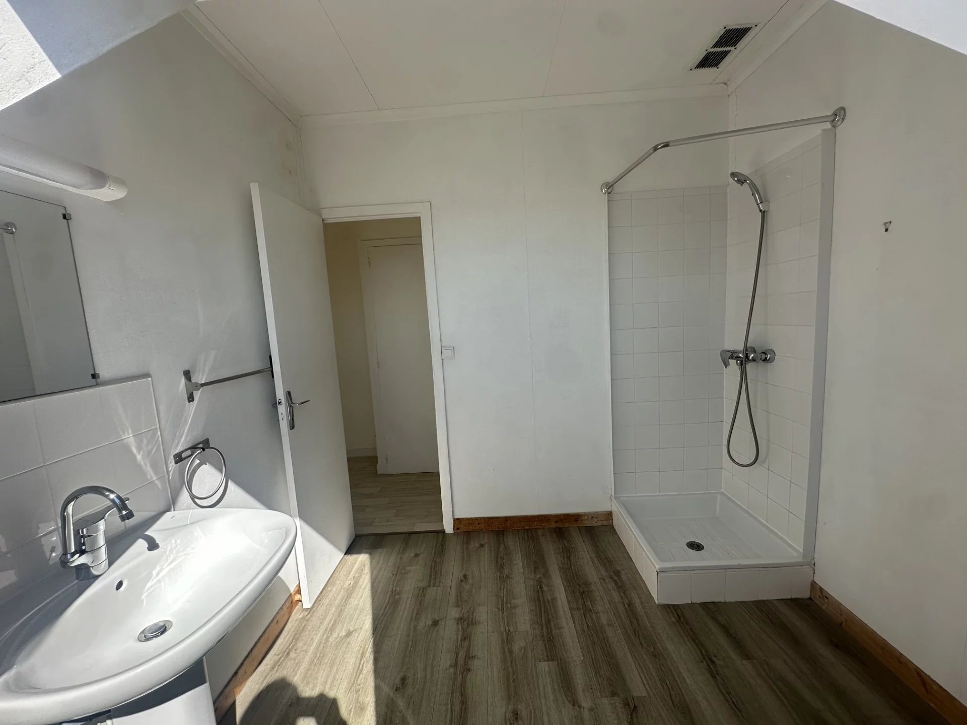 SAINT-FÉLIX – LARGE STUDIO 32 M² ON THE TOP FLOOR 7 SAINT-FÉLIX – LARGE STUDIO 32 M² ON THE TOP FLOOR 7