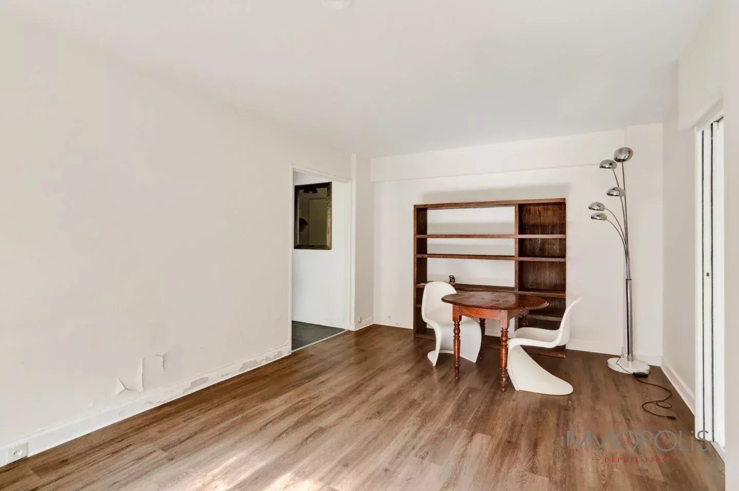 2 room apartment Abbesses. 4