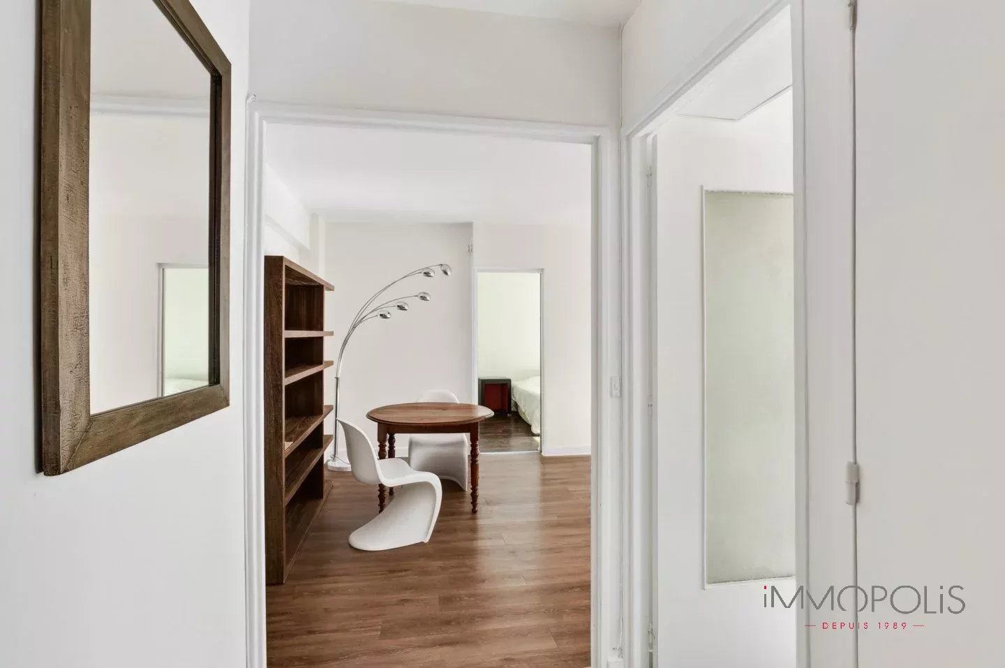 2 room apartment Abbesses. 6