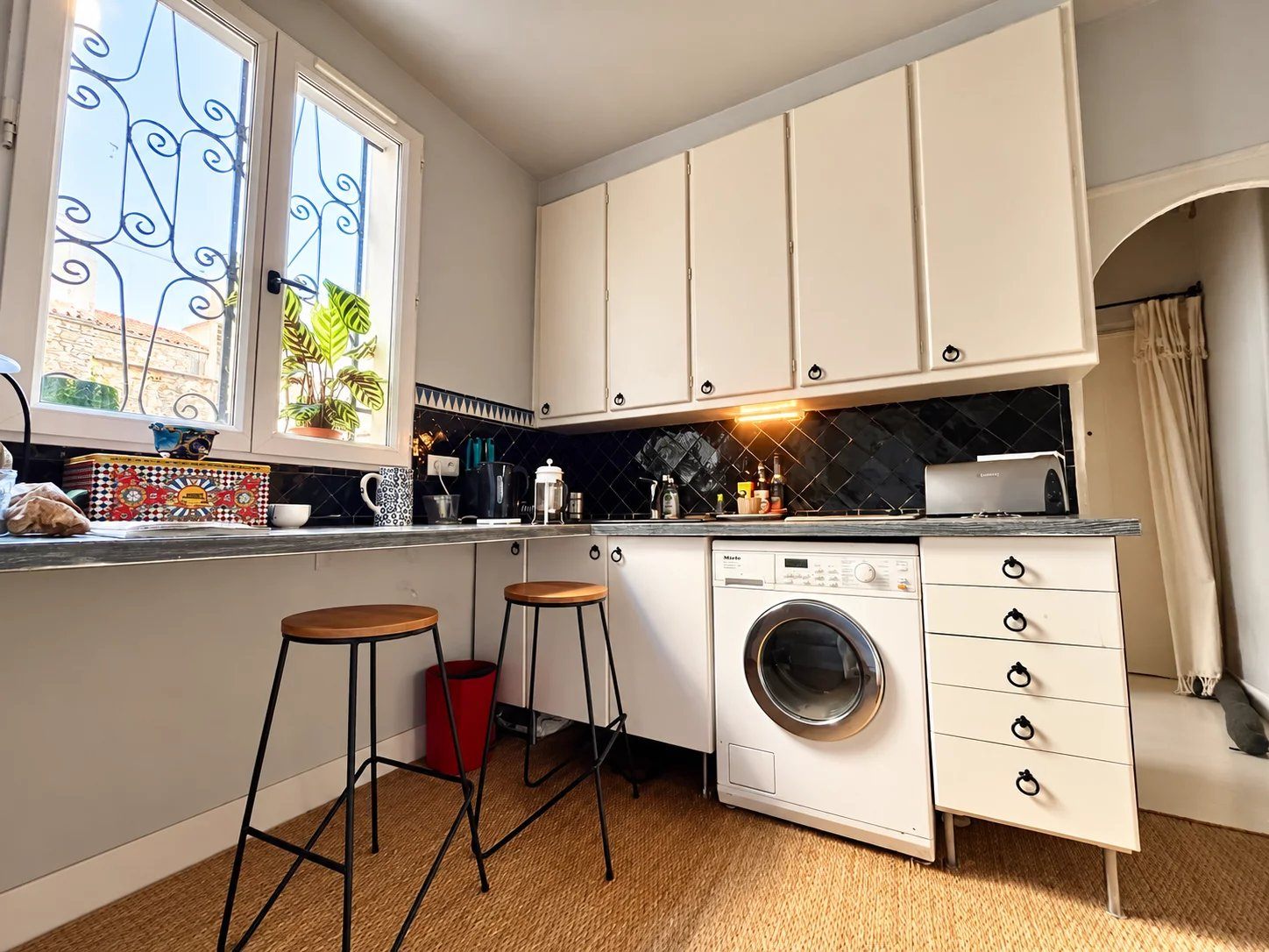 2 rooms of character in the heart of Pigalle 3 2 rooms of character in the heart of Pigalle 3