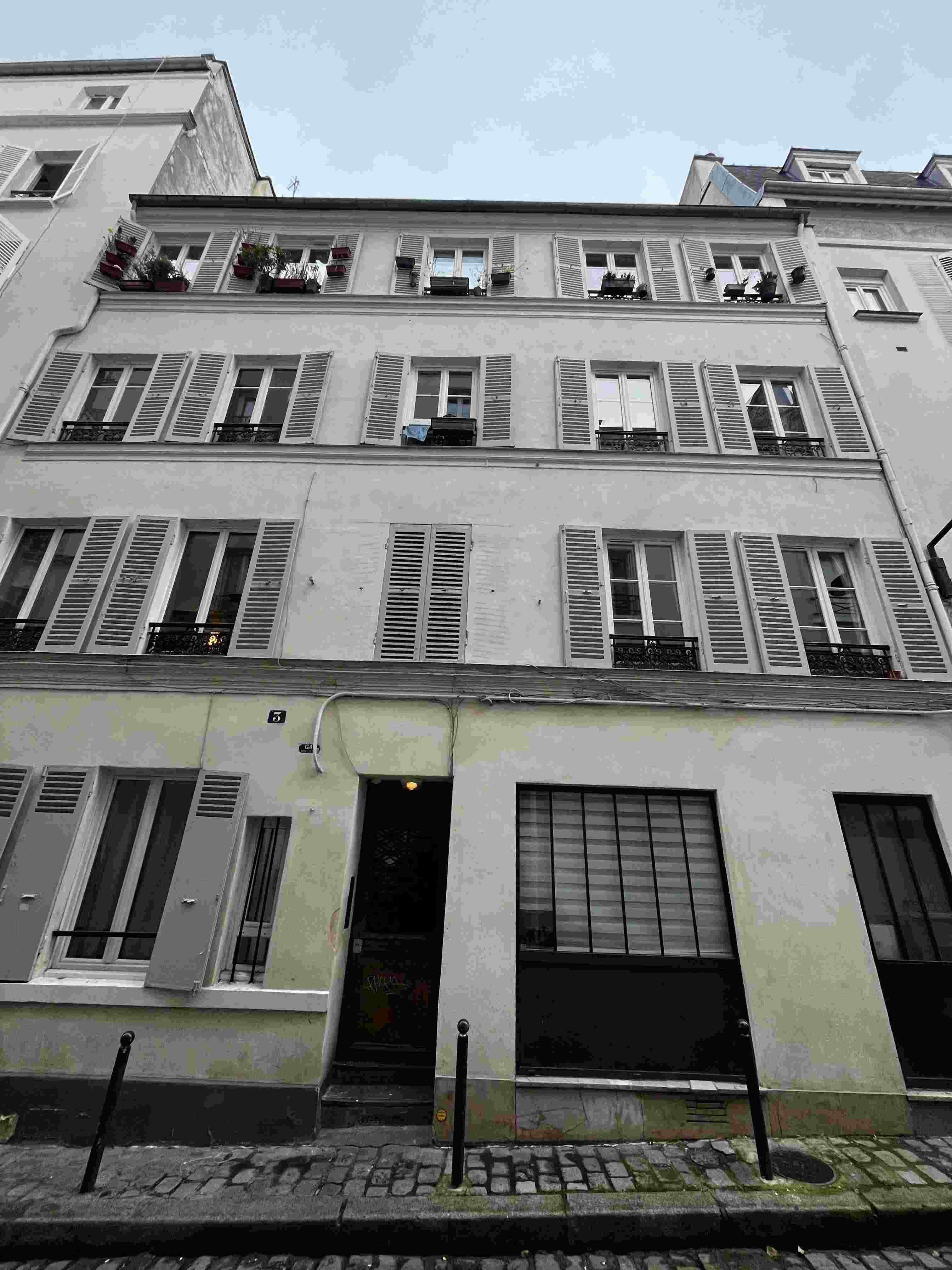 2 rooms of character in the heart of Pigalle 5 2 rooms of character in the heart of Pigalle 5