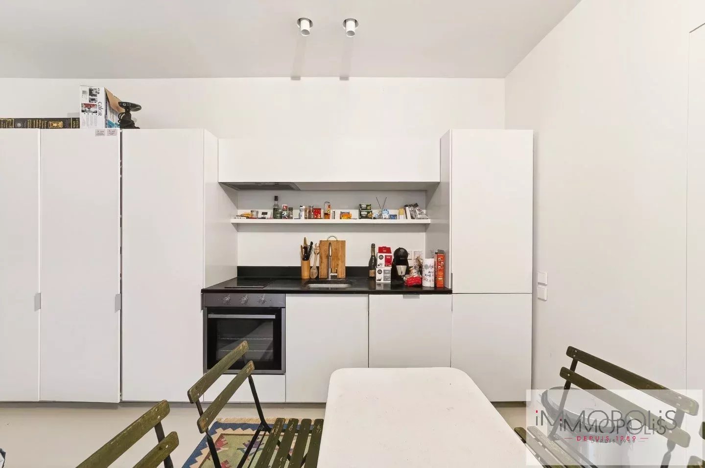 Rue Durantin in the heart of Abbesses. 10 Rue Durantin in the heart of Abbesses. 10