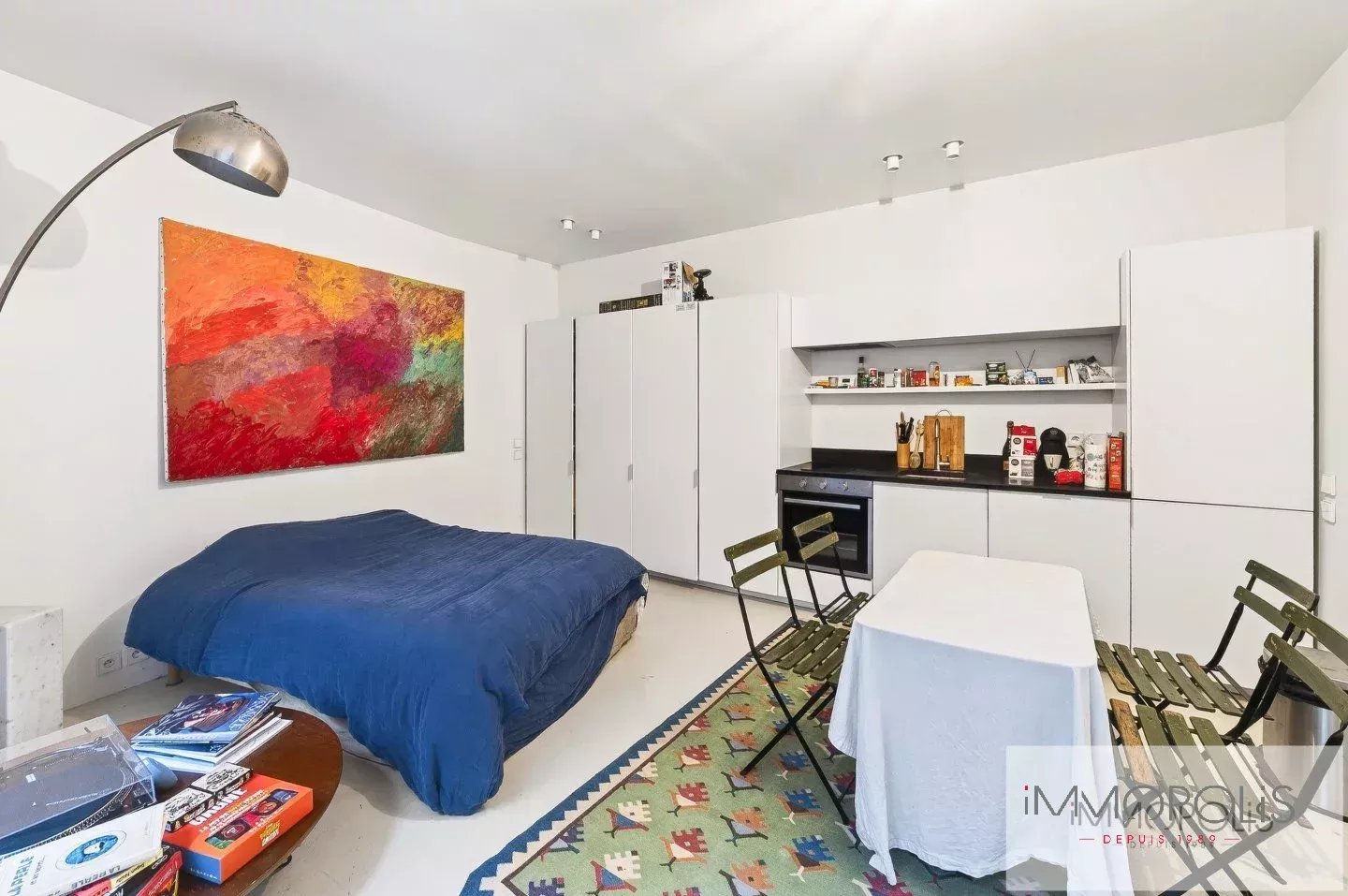 Rue Durantin in the heart of Abbesses. 7 Rue Durantin in the heart of Abbesses. 7
