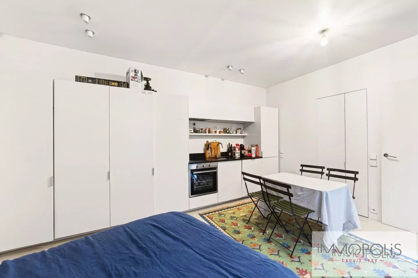 Rue Durantin in the heart of Abbesses. 8 Rue Durantin in the heart of Abbesses. 8