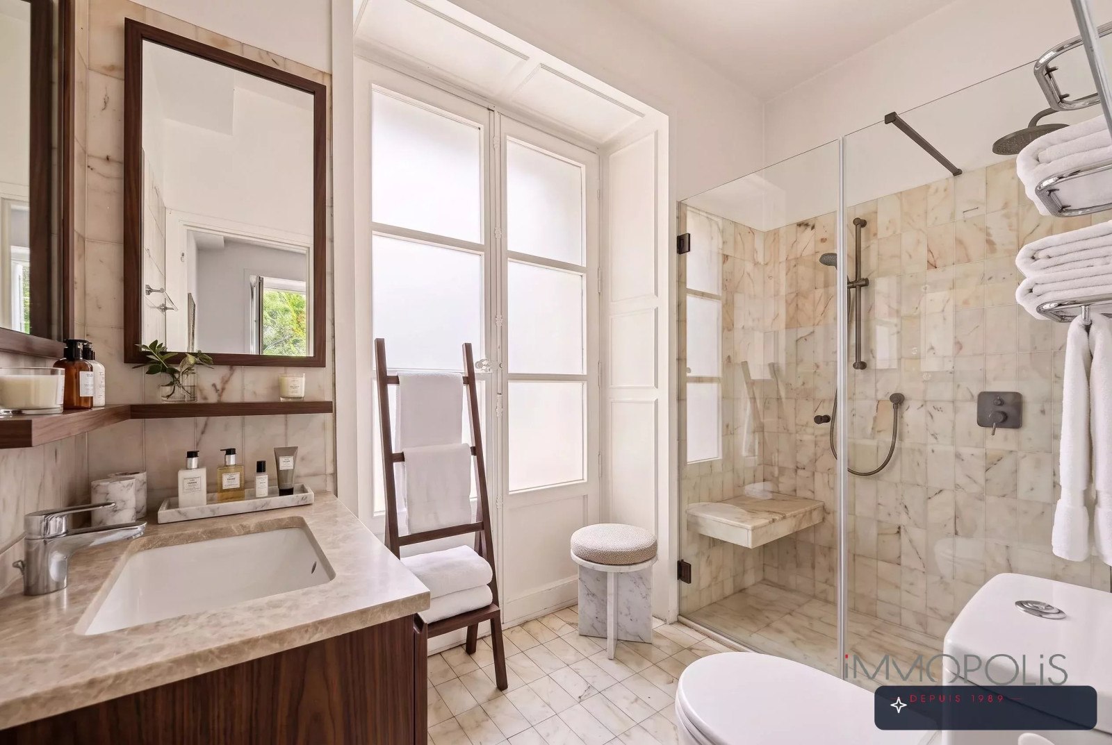 Résidence privée « Folie Sandrin » Montmartre. 15 Résidence privée « Folie Sandrin » Montmartre. 15