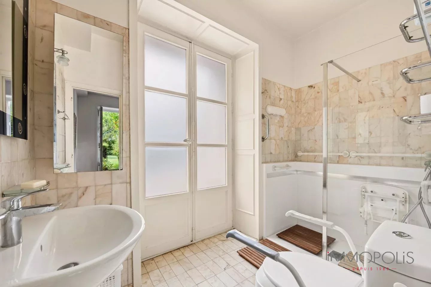 Résidence privée « Folie Sandrin » Montmartre. 16 Résidence privée « Folie Sandrin » Montmartre. 16