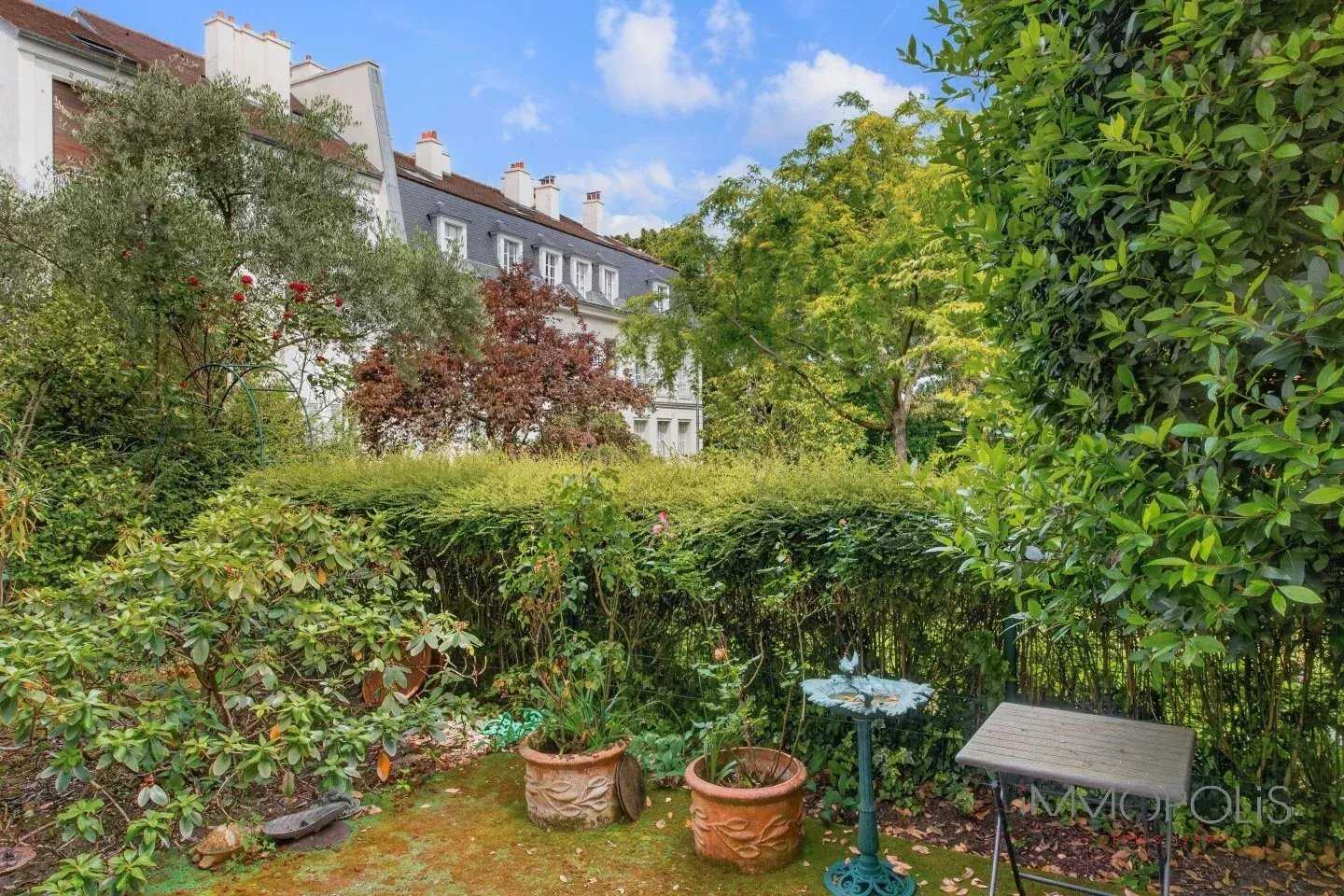 Résidence privée « Folie Sandrin » Montmartre. 6 Résidence privée « Folie Sandrin » Montmartre. 6
